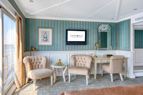 Uniworld Boutique River Tosca Grand Suite 0.jpg